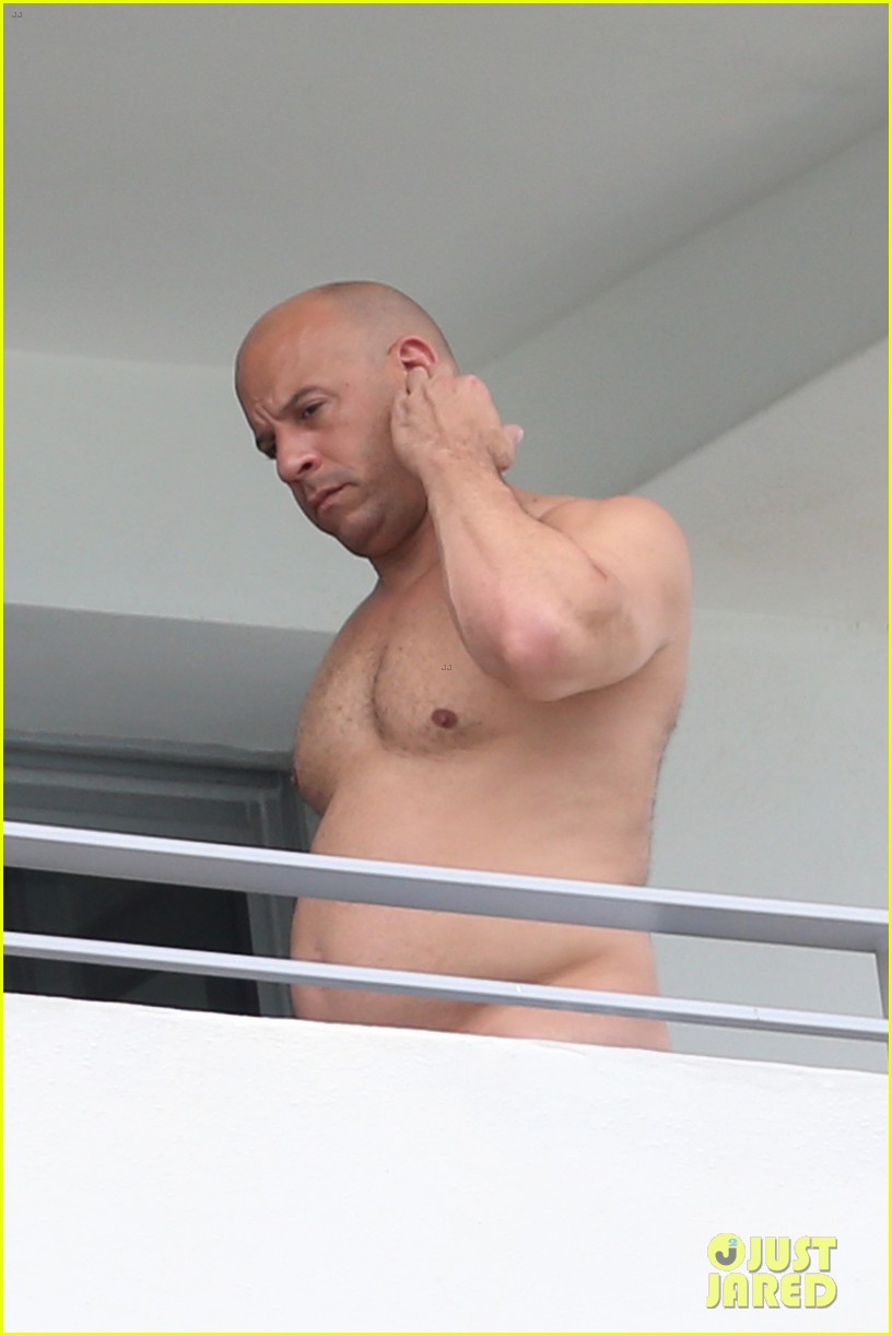 Vin Diesel Goes Shirtless in Miami, Meets Possible 'Fast 8' Director: Photo  3478365 | Fast & Furious, Shirtless, Vin Diesel Photos | Just Jared:  Entertainment News