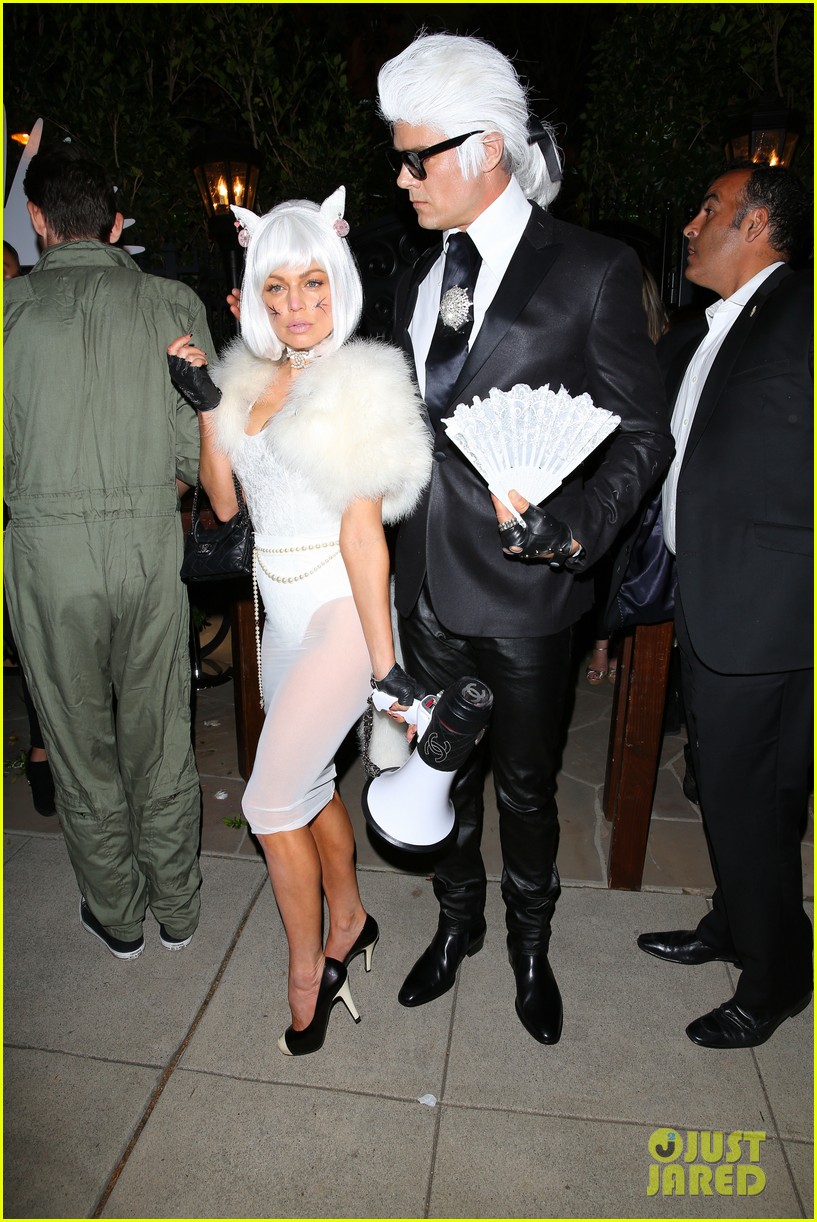fergie is choupette to josh duhamels lagerfeld for halloween 303496185