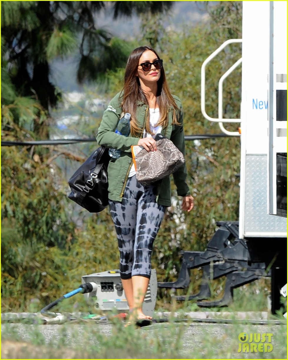 megan fox pictued on new girl set for first time 27