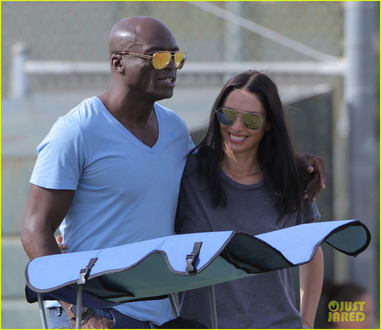 Heidi Klum and Seal Keep Things Friendly During Son's Game Photo