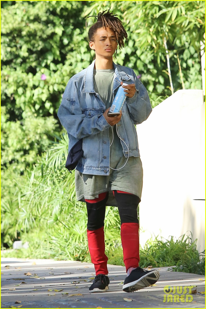 Jaden Smith Downs Boxed Water While Out with Friends Photo 3480558 Jaden Smith Photos Just