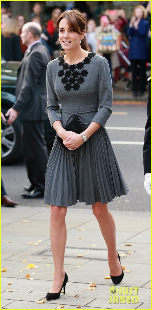 kate middleton two chic looks 103492537