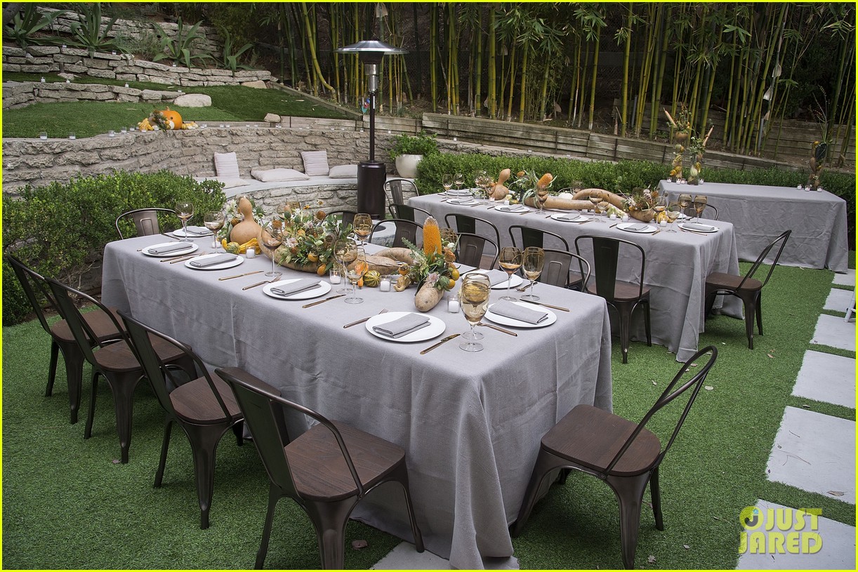 jaime king hosts feastgiving at her home 29