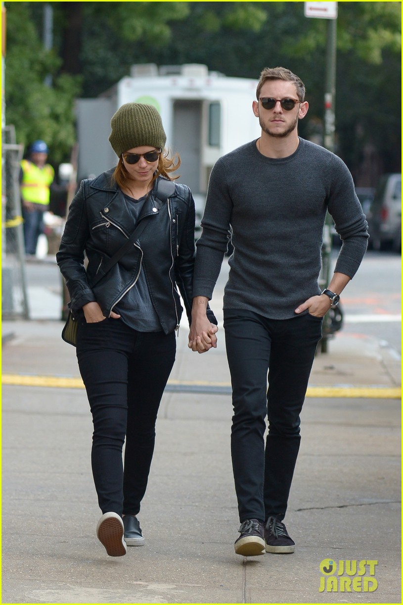 kate mara jamie bell are not afraid to show off pda 133489057