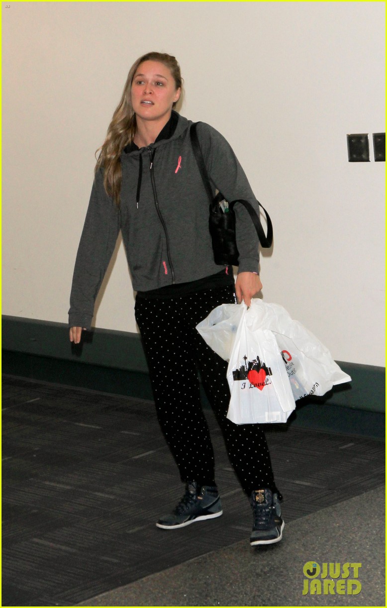 ronda rousey says justin bieber was rude to her little sister 043479896