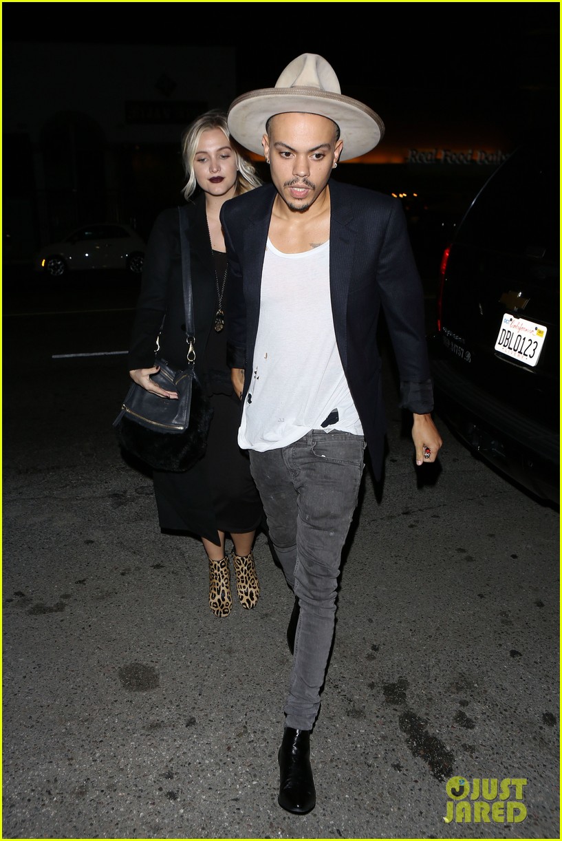 ashlee simpson steps out 2 months after giving birth 103479338