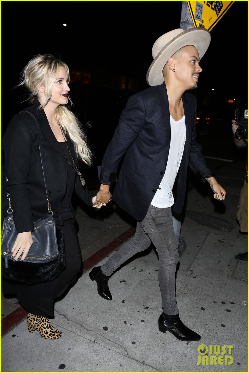 ashlee simpson steps out 2 months after giving birth 143479342