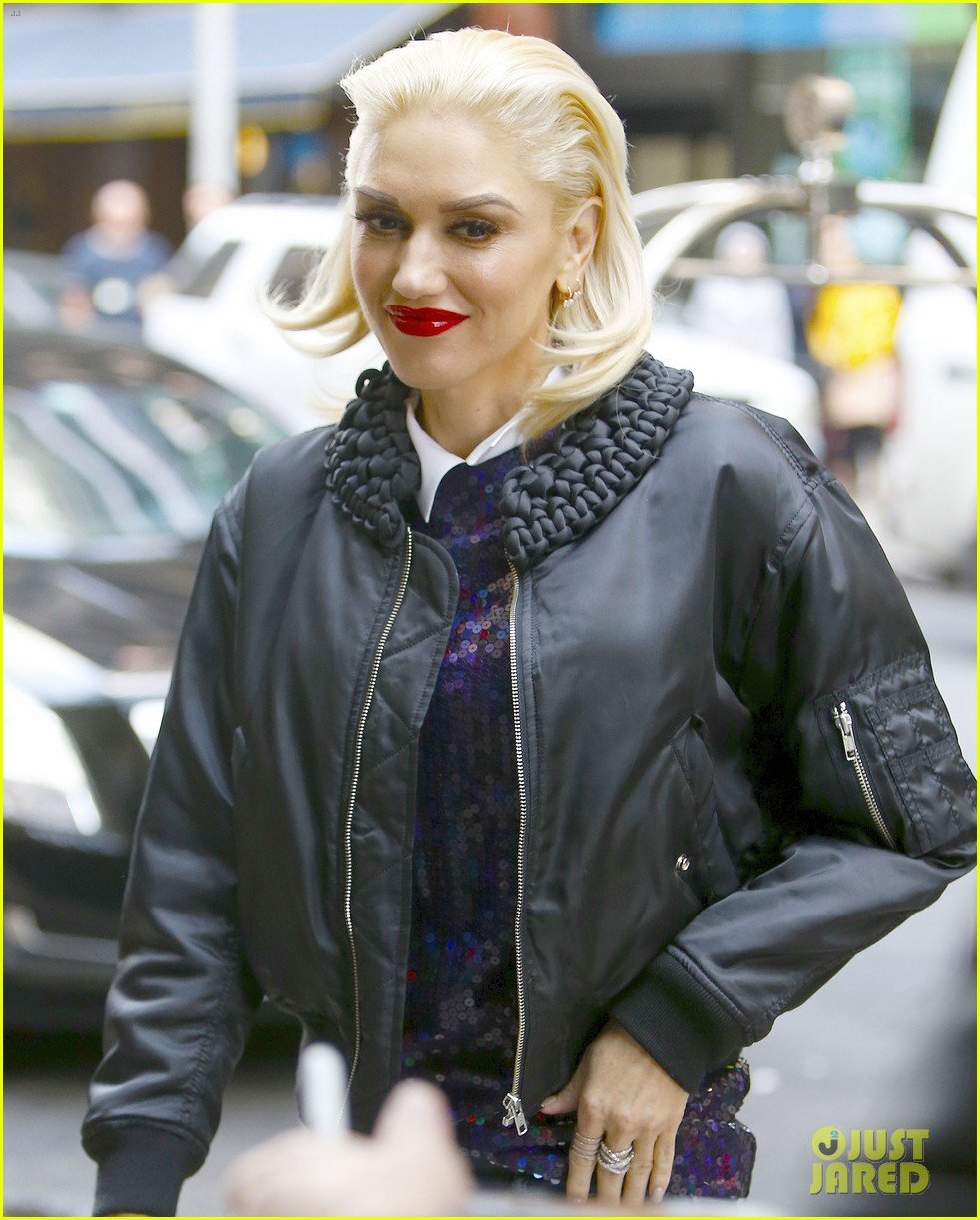 gwen stefani halloween with her sons 013494752