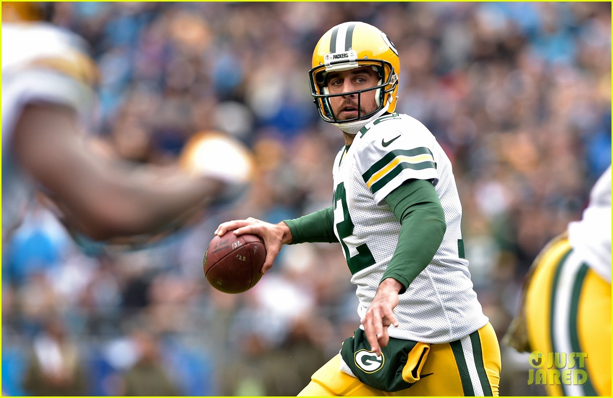 aaron rodgers calls out anti muslim fan comments 073509207