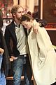 anne hathaway covers up her baby bump 03