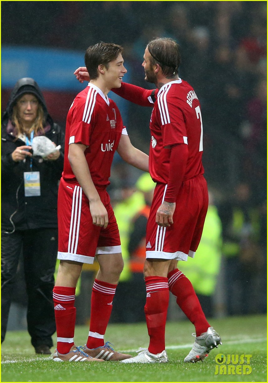 David Beckham Brings His 4 Kids to Charity Soccer Game Photo 3508225