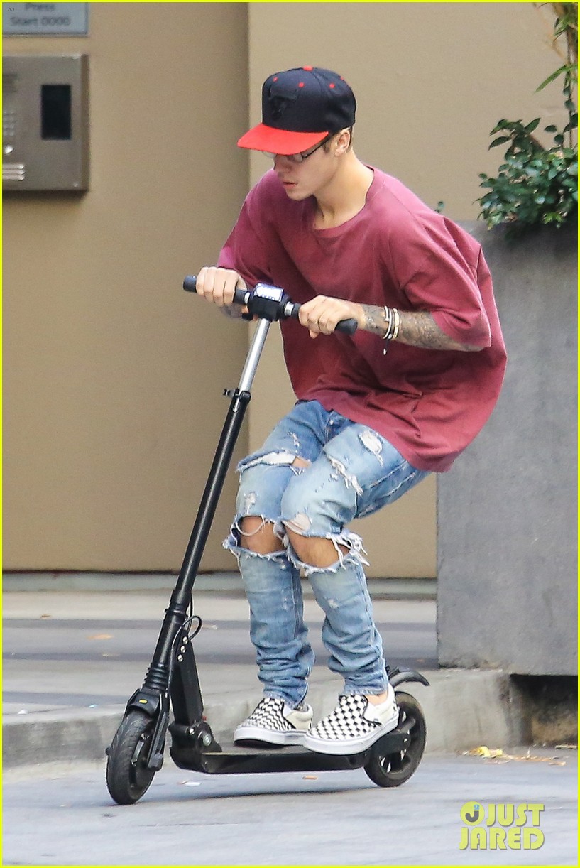 justin bieber scoots away after cancelling nyc appearances 093516329