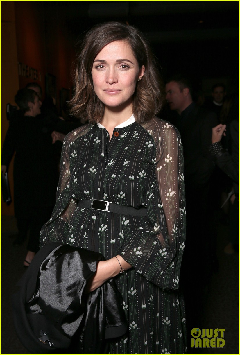 pregnant rose byrne debuts baby bump at spotlight after party 013499566