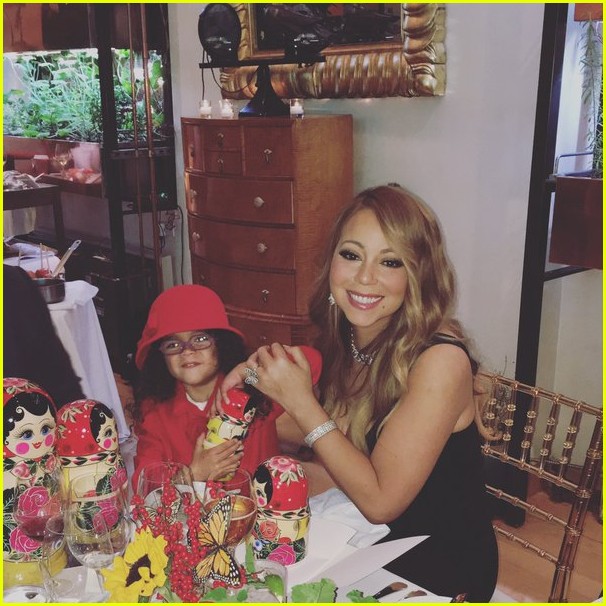 mariah carey spends thanksgiving with nick cannon and the kids 023517785