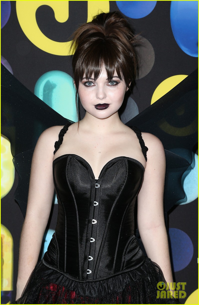 sofia carson just jared halloween party 18