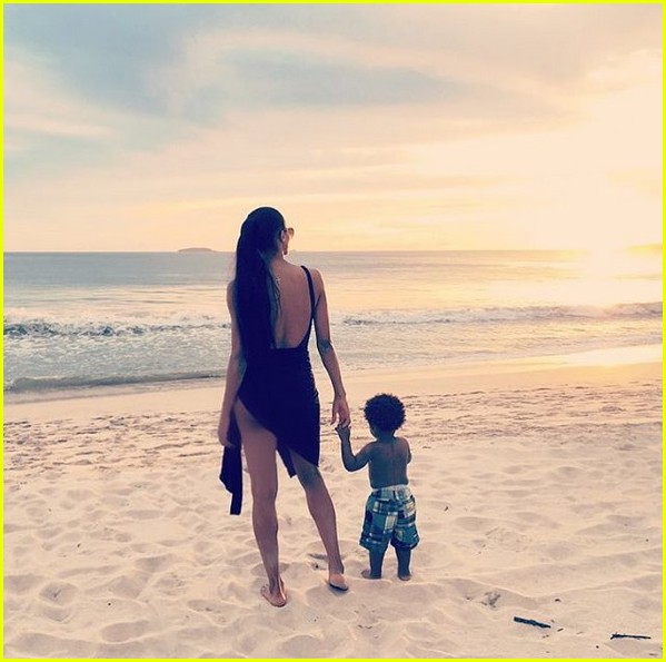 Ciara & Russell Wilson Share Romantic Vacation Photos! Photo 3503859