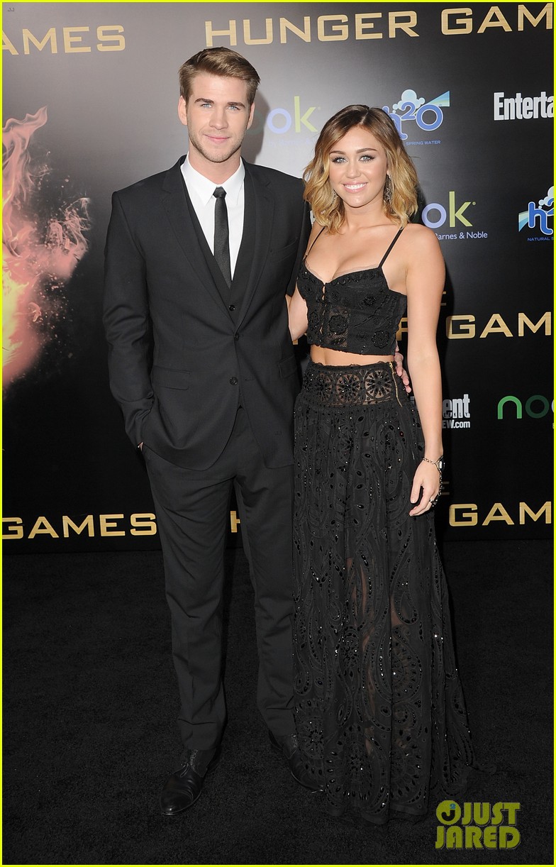 Liam Hemsworth Adopts a Dog with Ex Miley Cyrus' Help! Photo 3509484