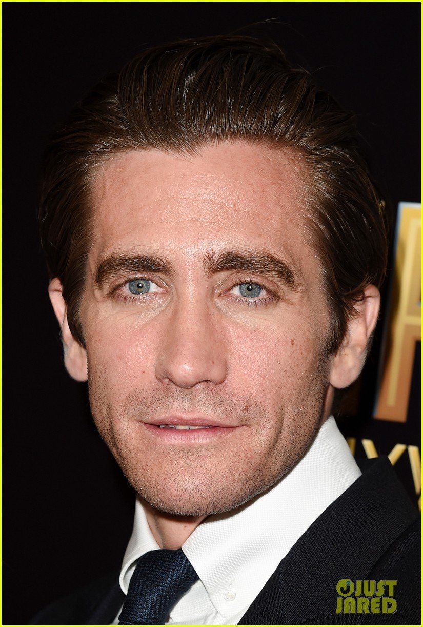 jake gyllenhaal clean shaven at hollywood film awards 2015 043497832