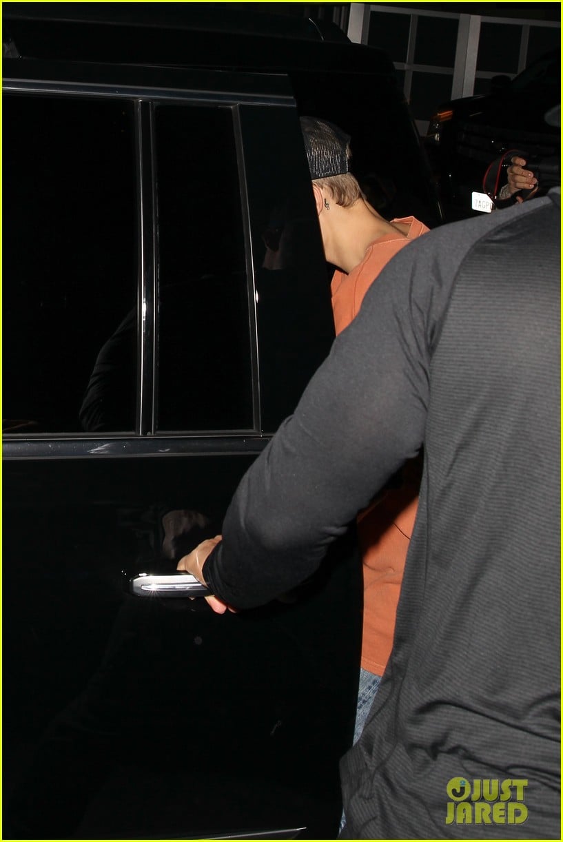 Kylie Jenner Hangs Out with Justin Bieber After Tyga Split Photo