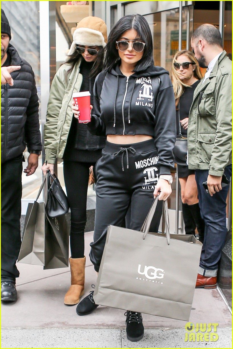 Kendall Jenner Reveals Why Her Sisters Didn't Attend the Victoria's