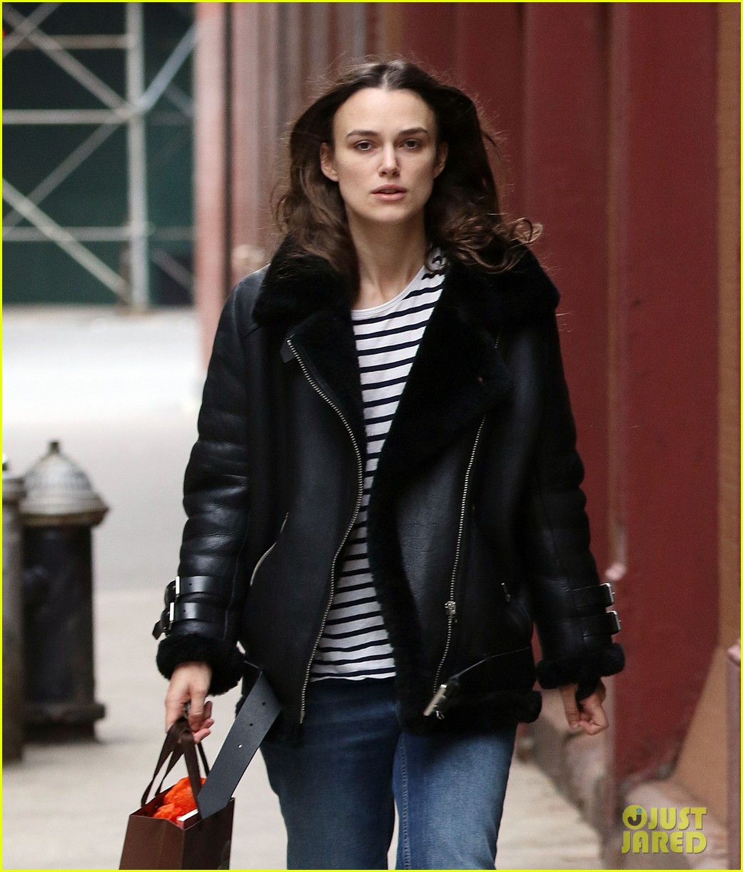 keira knightley reveals why she took a pay cut to do theater 11