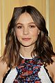 carey mulligan says pay gap talk should be about more than just hollywood 04