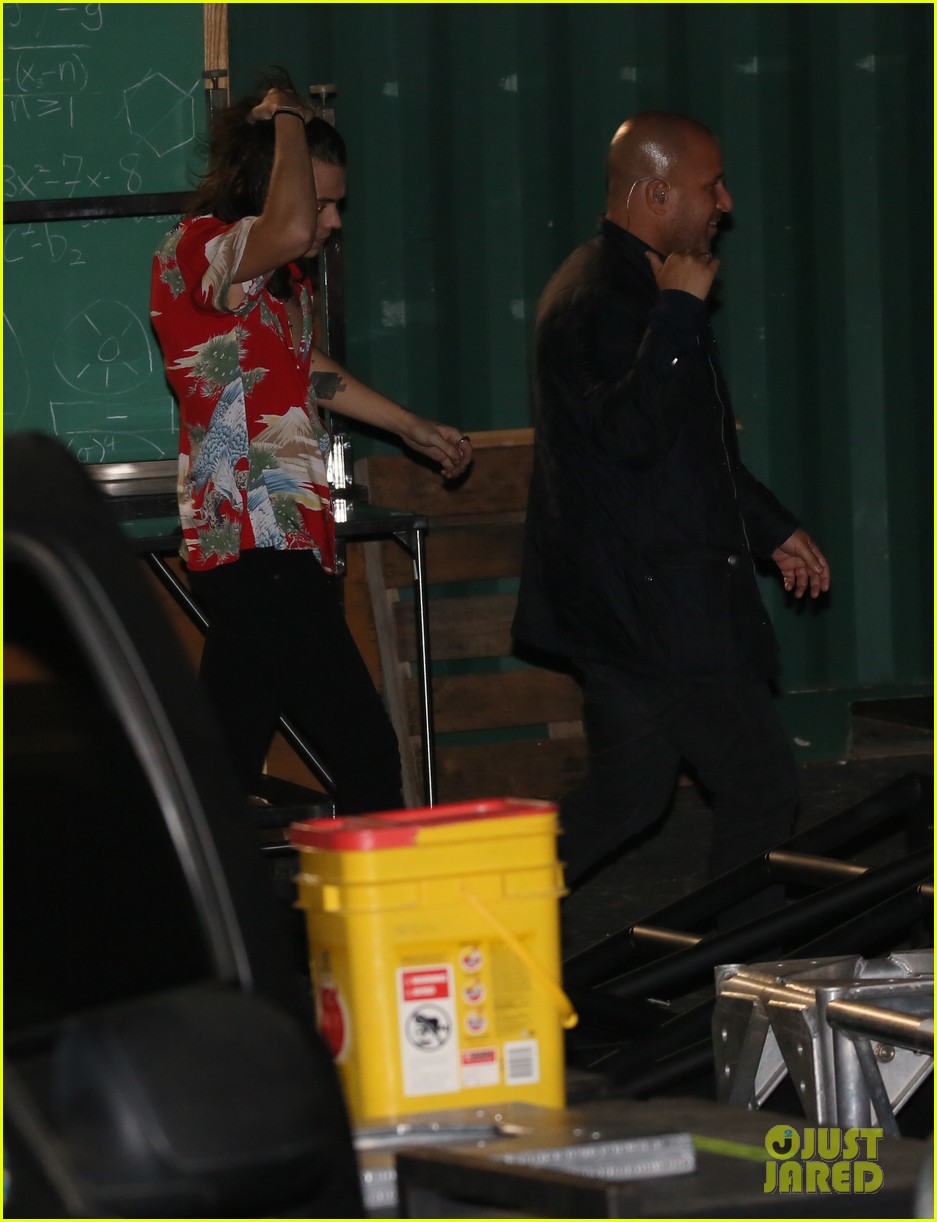 One Direction Prank Calls Amoeba Music on KIIS FM! Photo 3512207