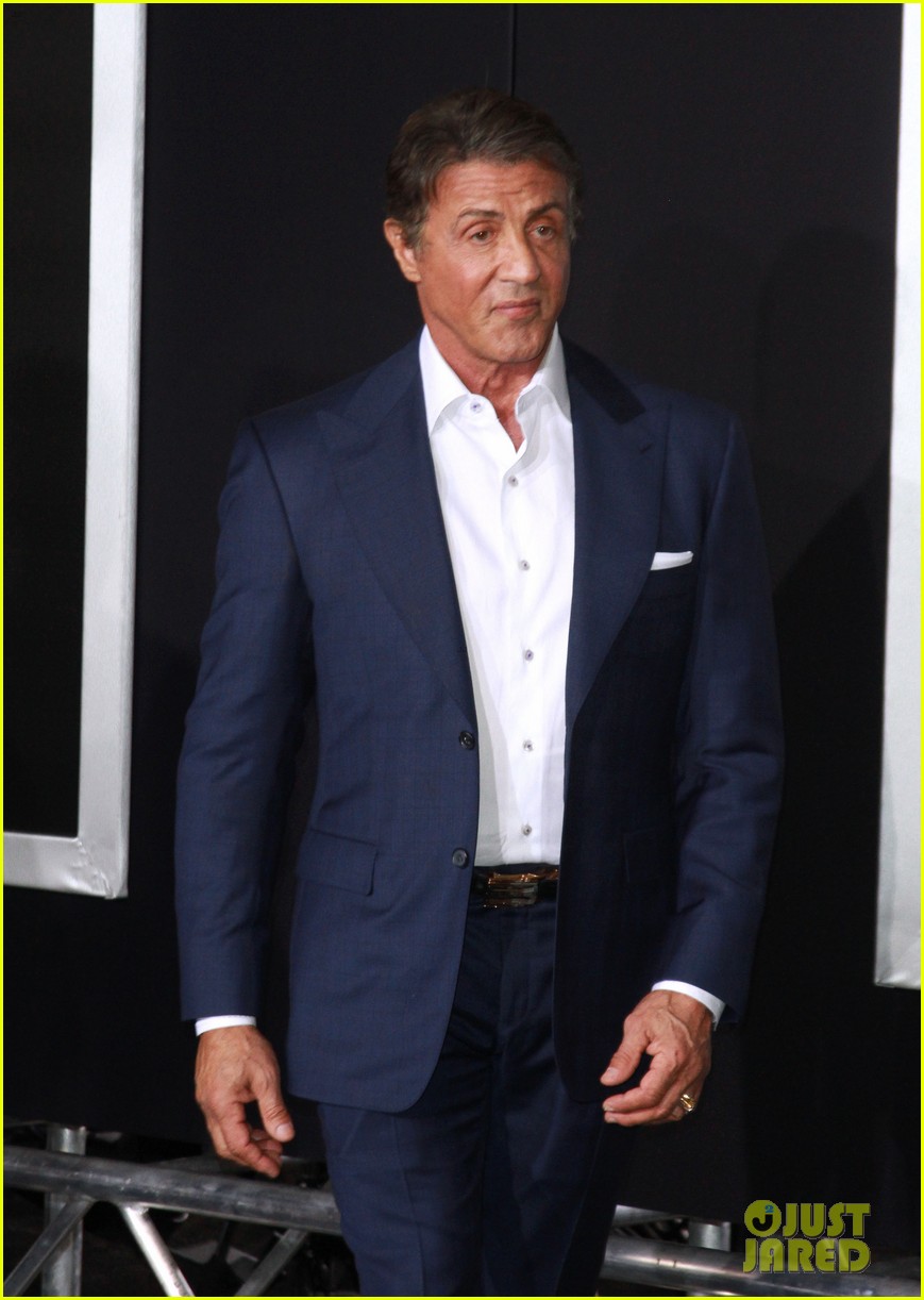 sylvester stallone brings family to creed premiere 123512494