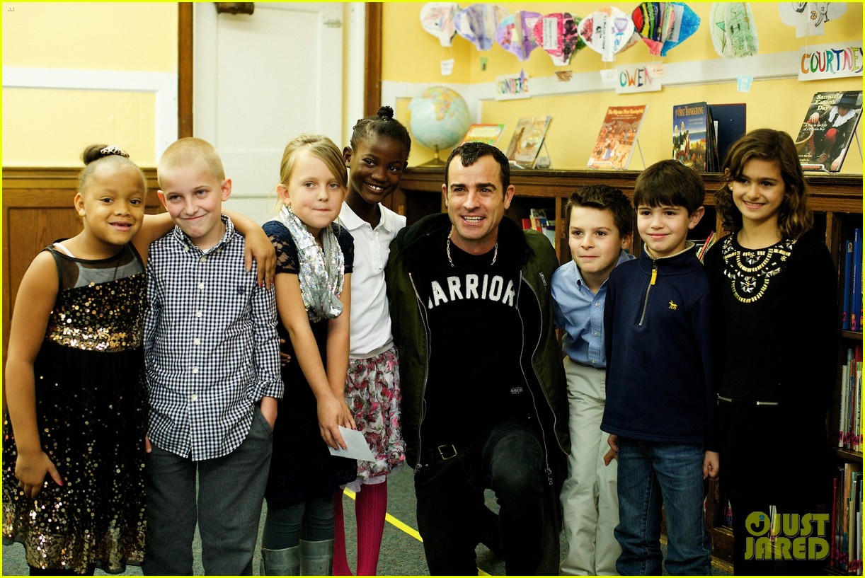 justin theroux spends time with young kids at lab school 073507264
