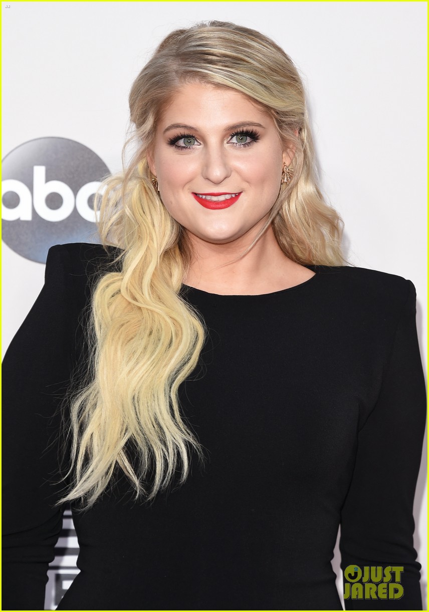 meghan trainor charlie puth make out american music awards 2015 153514793