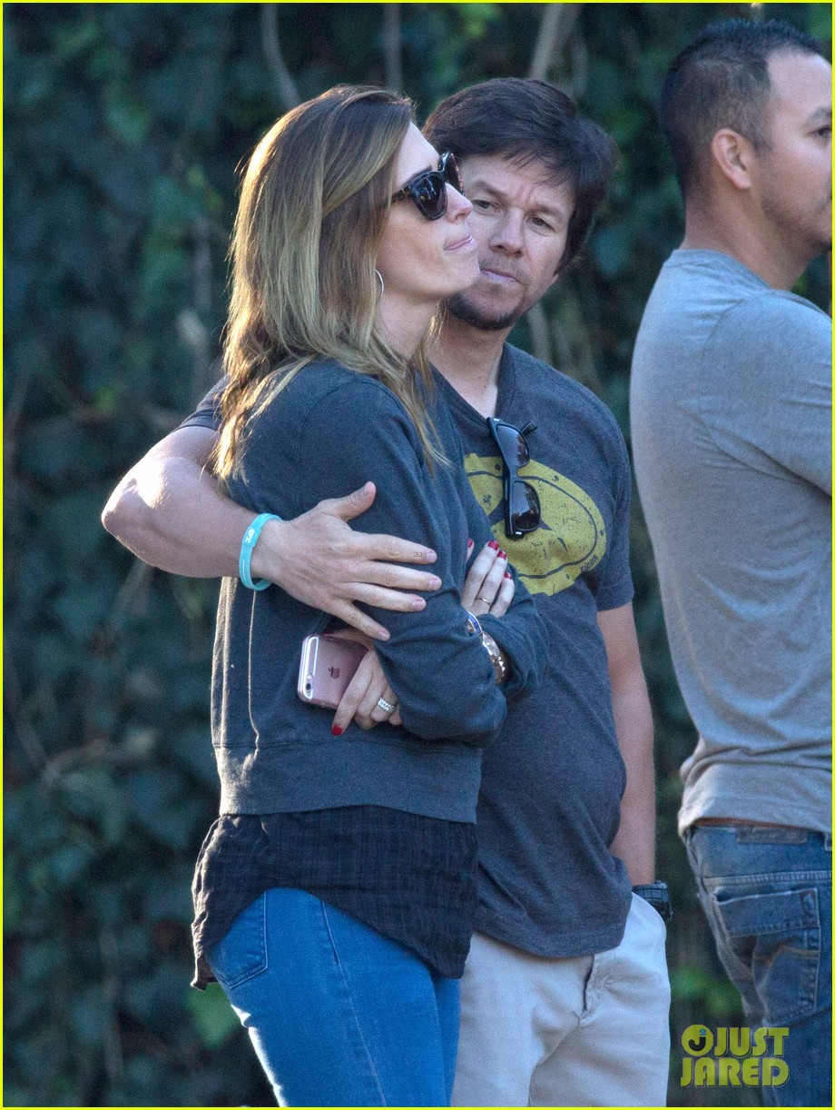 mark wahlberg cheers on his son at soccer game 223503956