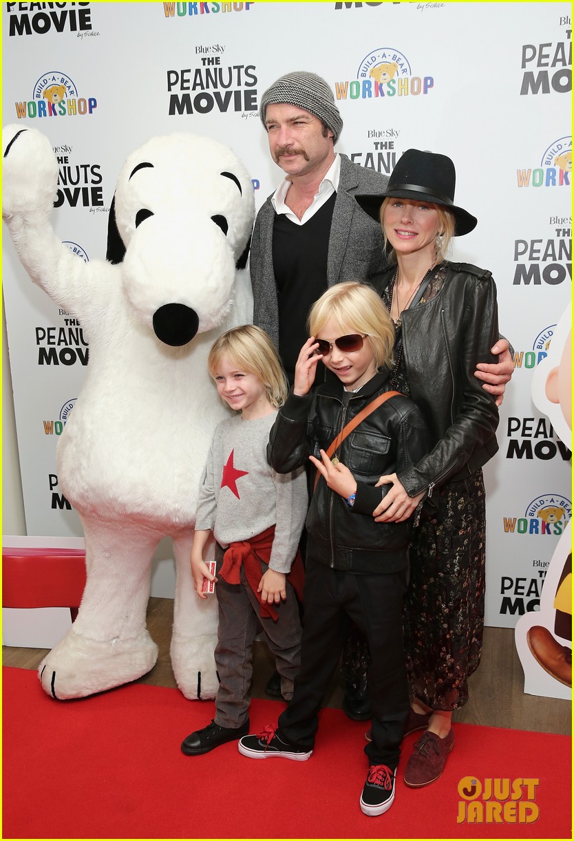 Naomi Watts & Liev Schreiber Bring Their Boys to 'The Peanuts Movie(00)