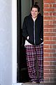 isabella cruise looks casual outside home 04
