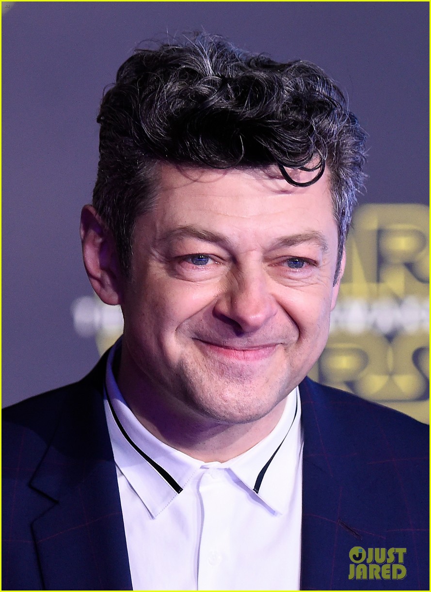 Zach Braff & Donald Faison Reunite at 'Star Wars' Premiere! Photo