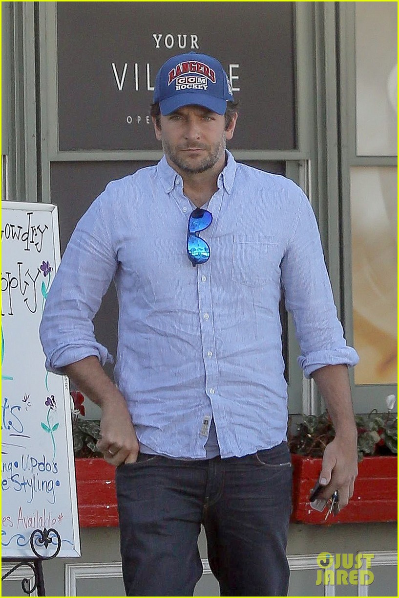 bradley cooper lunch in pacific palisades 01