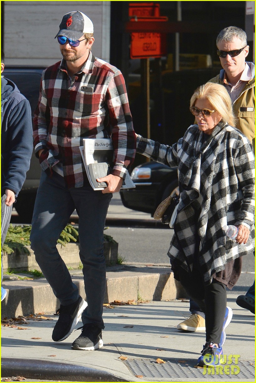 bradley cooper spends the day with his mom in new york 173528010