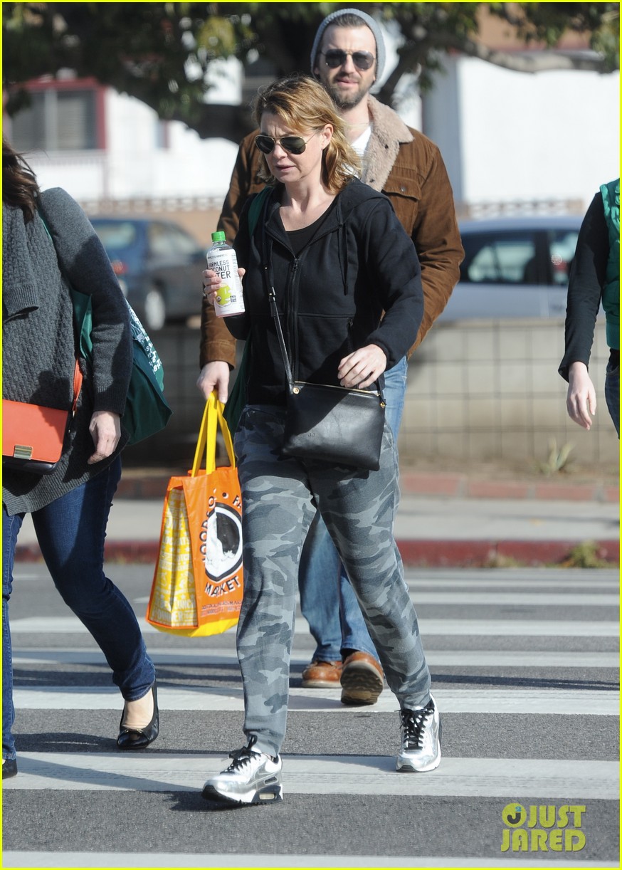 Ellen Pompeo Picks Up Some Last Minute Holiday Groceries Photo 3538771