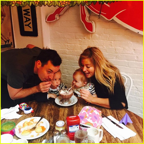 jimmy fallon shares his familys adorable holiday tradition 023536580