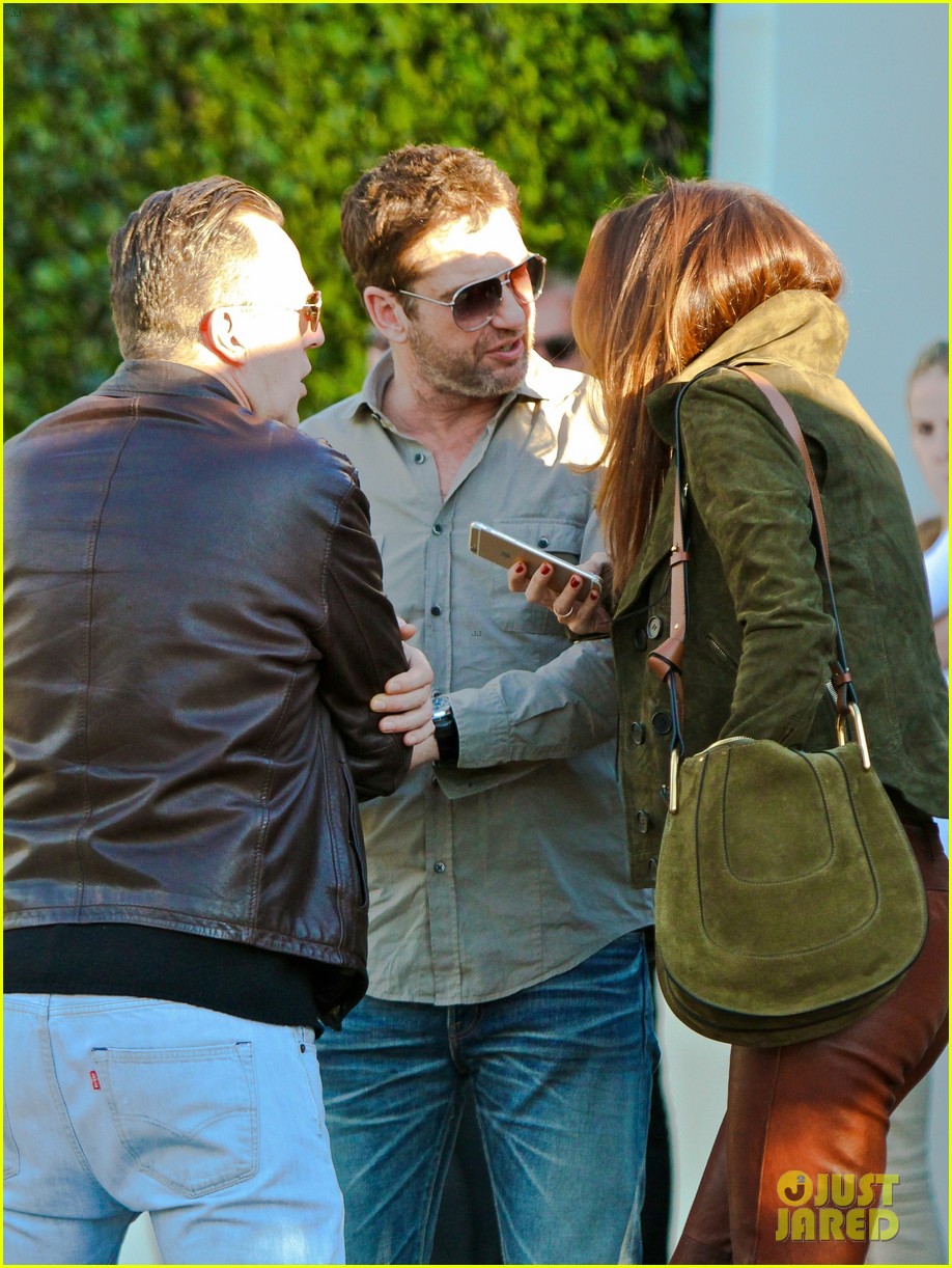 gerard butler looks happy at lunch with girlfirend 10