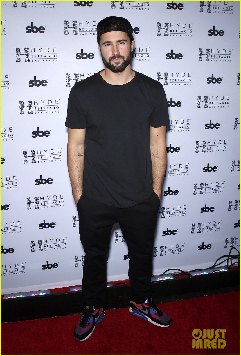brody jenner kaitlynn carter couple up at hyde bellagio bash 433541026