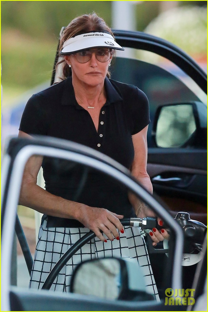 caitlyn jenner hits the golf course 14