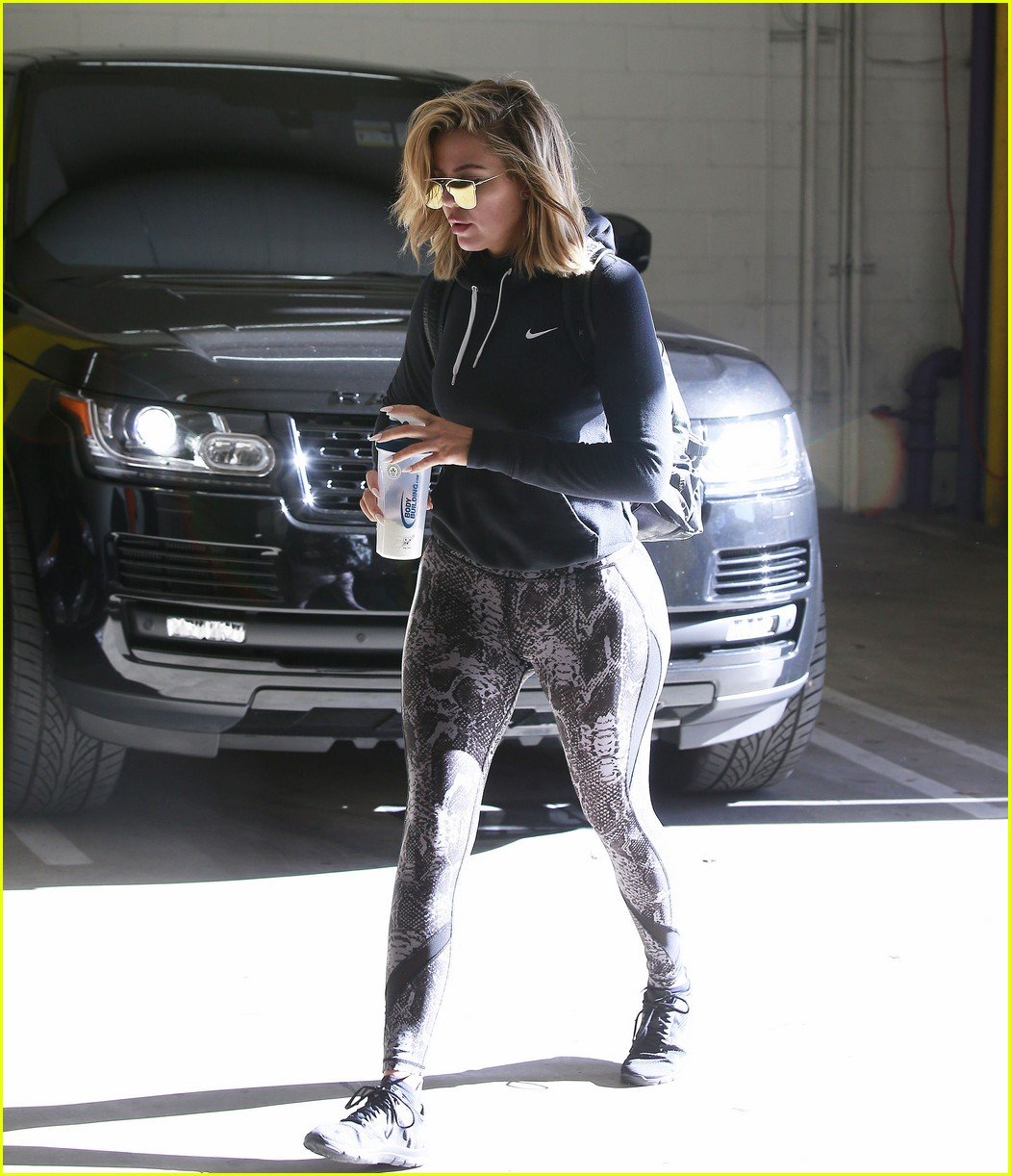 Khloe Kardashian Hits the Gym For a PostHoliday Workout Photo 3538454