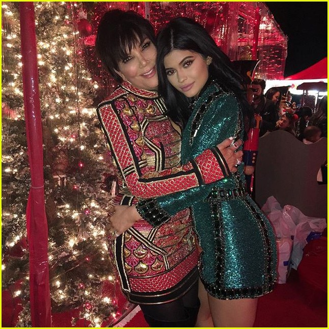 kim kardashian shares family photos from christmas eve party 043539038