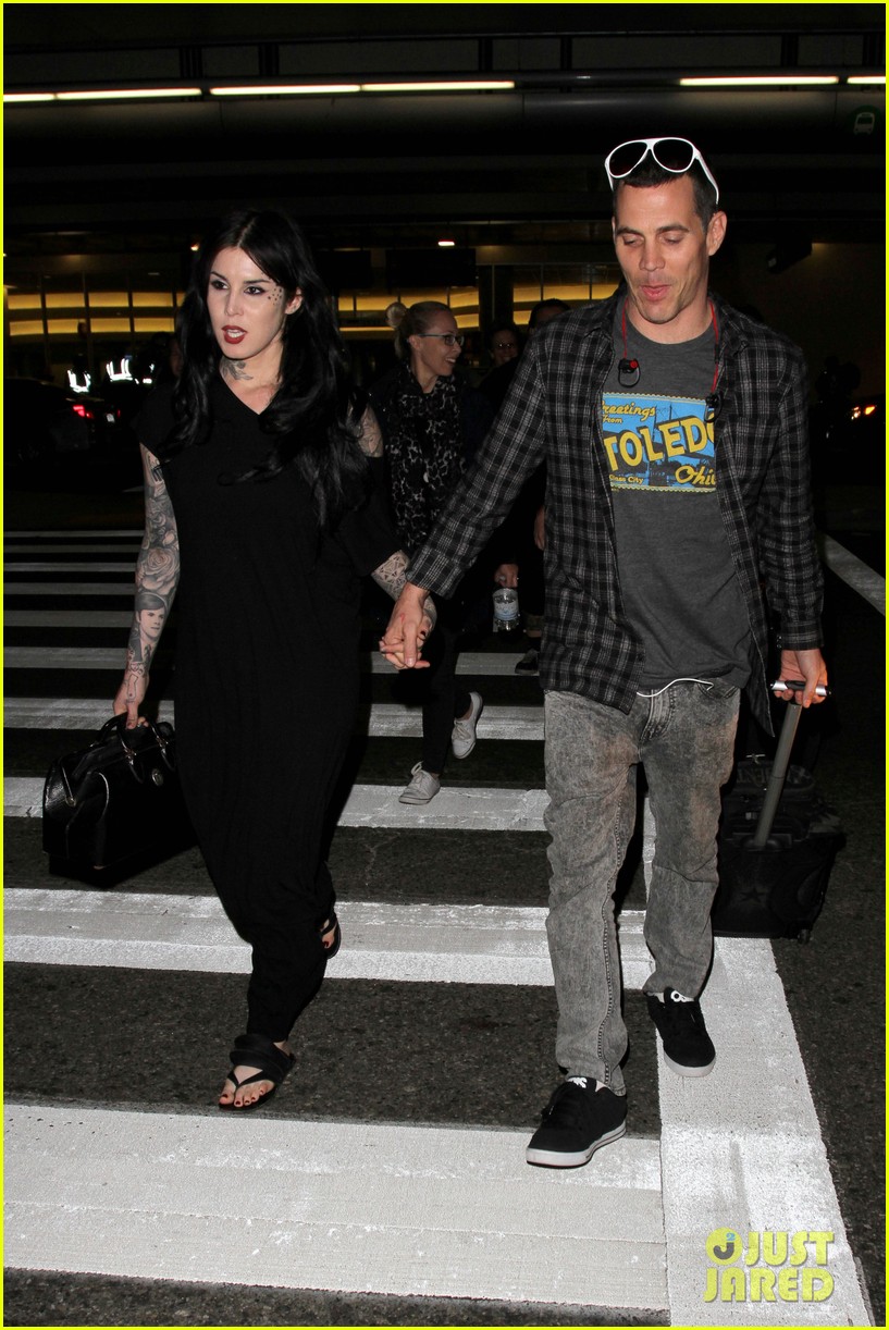 kat von d steps out with bf after confirming 013540099