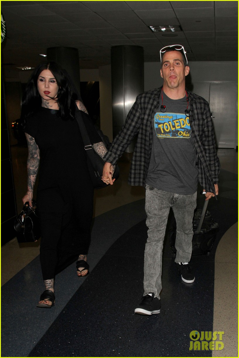 kat von d steps out with bf after confirming 133540111