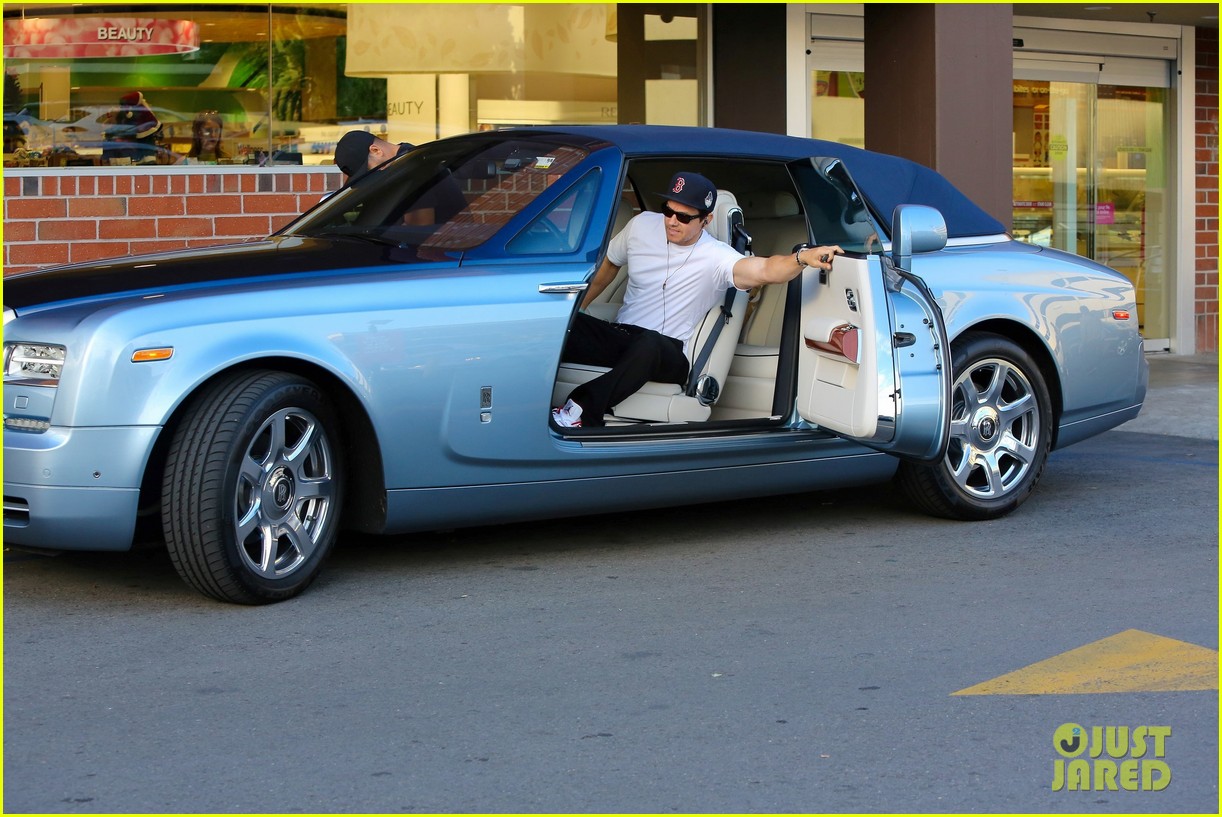 mark wahlberg goes for a drive in phantom 18