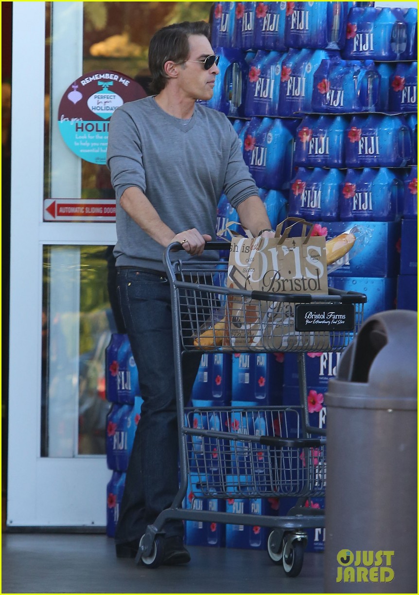 olivier martinez picks up a baguette before new years eve 013540249