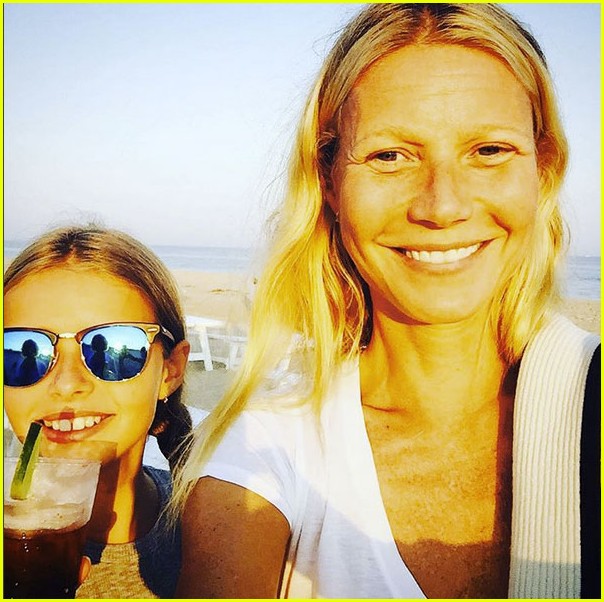 gwyneth paltrow shares video from daughter apples music recital 01