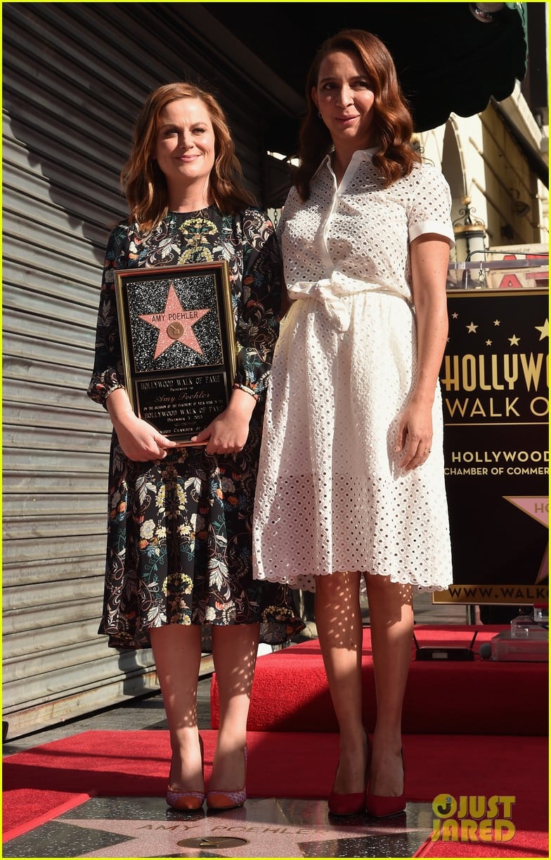 amy poehler receives her star on hollywood walk of fame 033521907