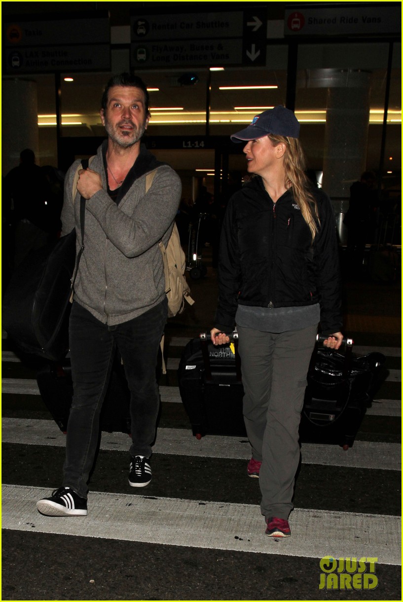 Renee Zellweger & Boyfriend Doyle Bramhall II Make it Back to Los